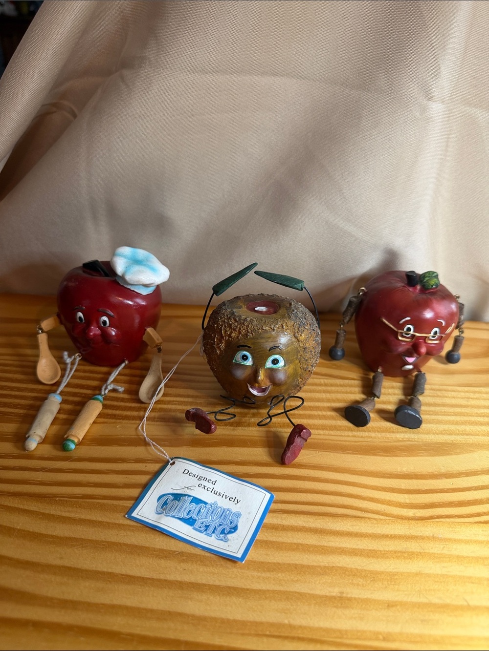 Vintage 2006 WMG Anthropomorphic Apple Shelf Sitters - Set of 3 Collectors Etc